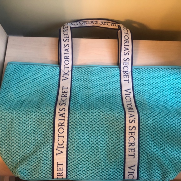 New Victoria’s Secret Turquoise Woven Tote &  Ocean Blue Wristlet Bundle - Picture 5 of 5